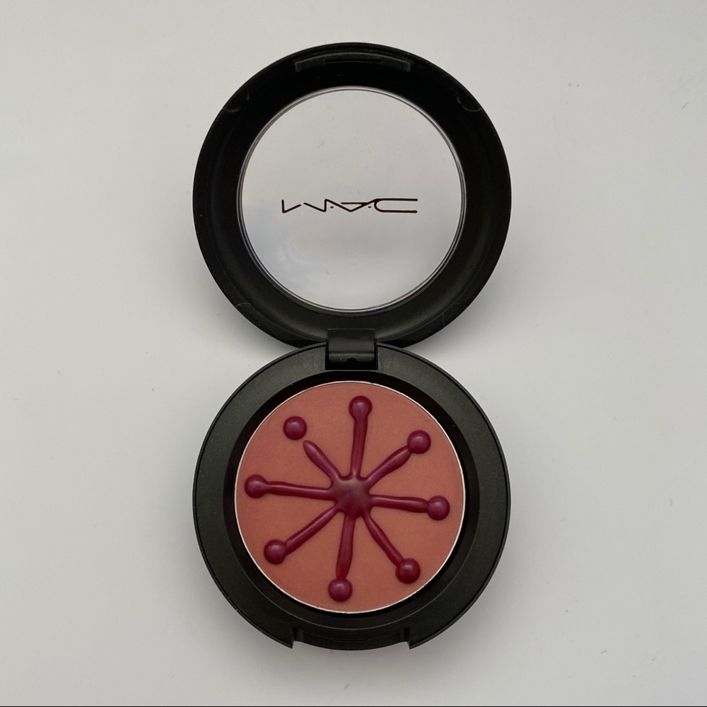 MAC Cosmetics LE Petit-Gloss in Plum Parfait